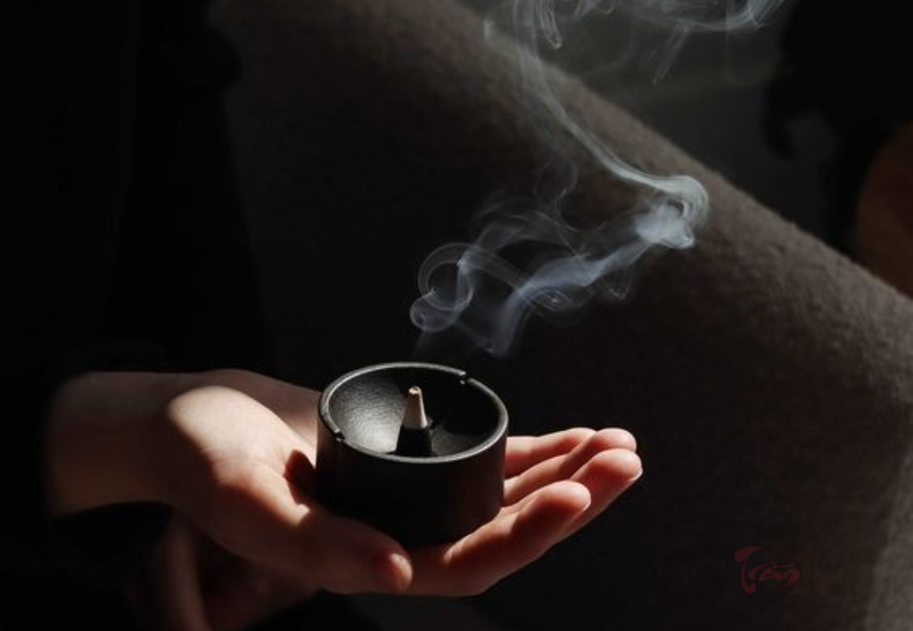 Hít trầm hương có tác dụng gì?
