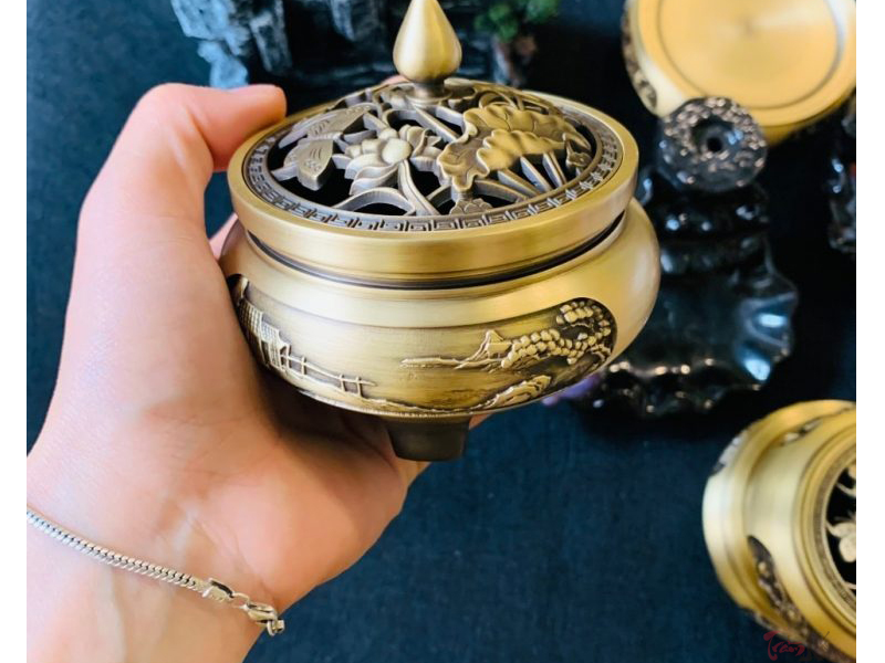 Lựa chọn lư hương đốt trầm hợp với không gian thờ cúng