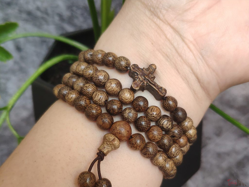 Vòng gỗ trầm hương trong công giáo có ý nghĩa như thế nào?