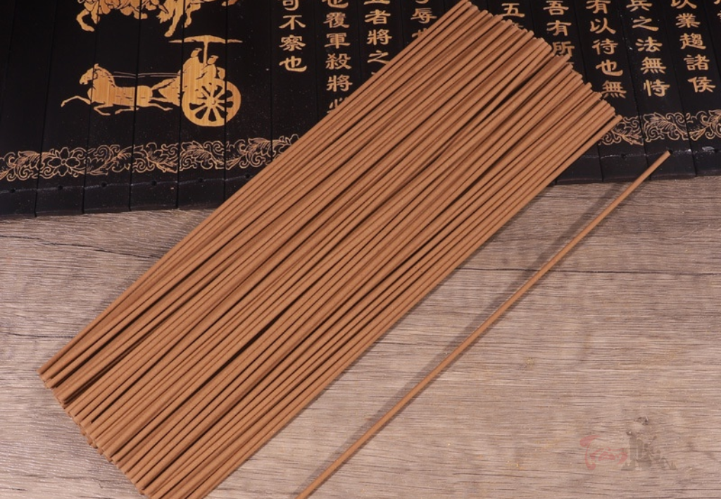 Sự khác biệt giữa nhang trầm có tăm và nhang trầm không tăm